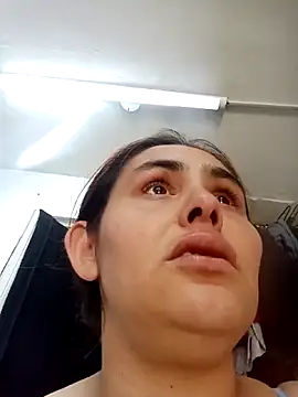 blanca24325 online show from November 8, 2025, 3:56 pm