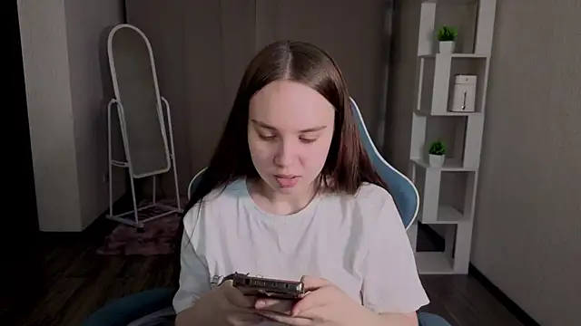 LunaDreeam online show from November 19, 2025, 3:12 pm