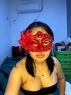 Snapshot of Lona_Thien chatting on October 31, 2025, 4:52 pm Lona Thien online show from October 31, 2025, 4:52 pm