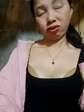 TRIEUTRIEU20 online show from March 12, 2026, 1:50 pm