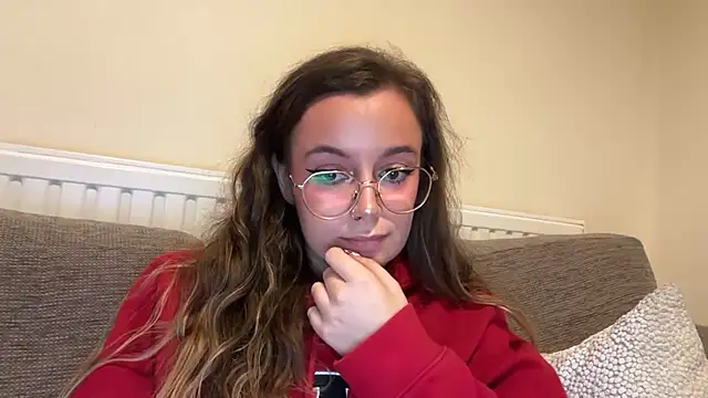 Snapshot of lolatheangel chatting on December 21, 2025, 8:05 pm lolatheangel online show from December 21, 2025, 8:05 pm