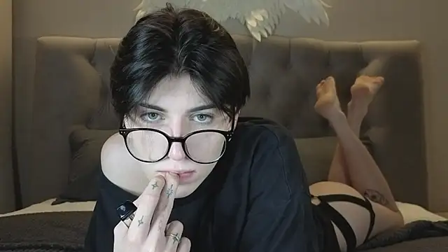 Oliver star boy  online show from January 6, 2026, 3:32 am