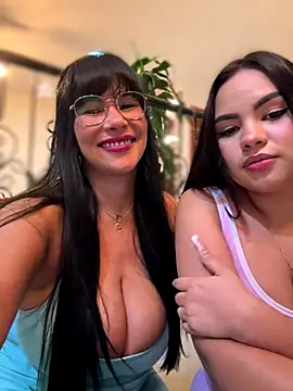 Snapshot of amber_white15 chatting on November 27, 2025, 2:35 am amber white15 online show from November 27, 2025, 2:35 am