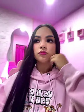 amber white15 online show from January 9, 2026, 2:47 am