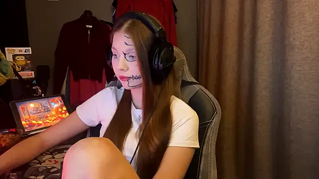 Softixq online show from October 31, 2025, 1:23 pm