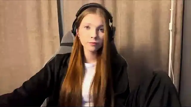 Softixq online show from November 9, 2025, 3:43 pm