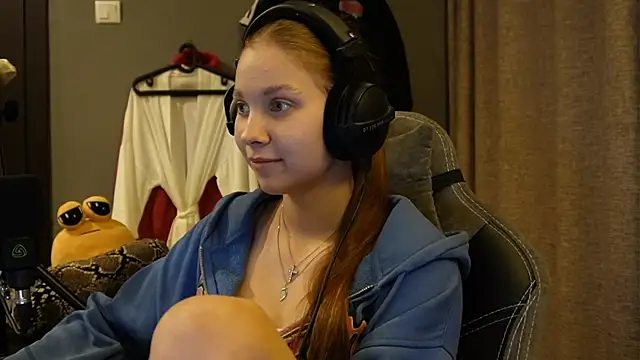 Softixq online show from November 21, 2025, 3:54 pm