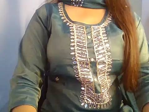 QUEEN SUKU   online show from October 24, 2025, 5:37 am