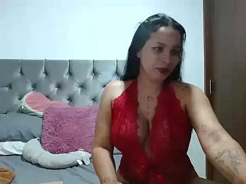 CeleneOrtiz online show from December 17, 2025, 11:55 pm