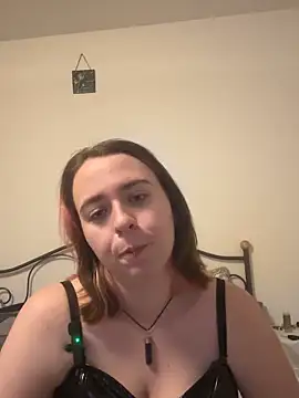 Latexaddictx  online show from October 25, 2025, 7:08 pm