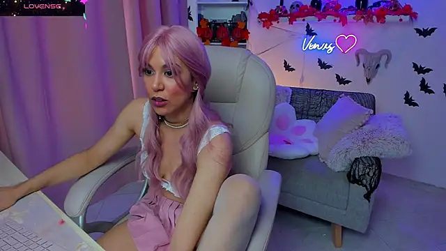 VenusIsLove  online show from October 26, 2025, 6:36 pm