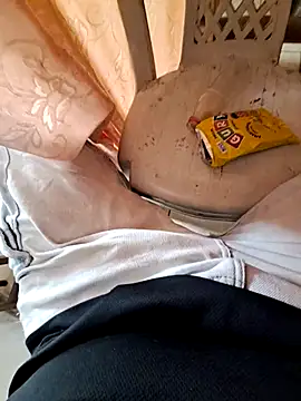 Snapshot of chrisxxc chatting on October 27, 2025, 11:58 am chrisxxc online show from October 27, 2025, 11:58 am