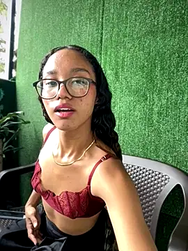 Snapshot of GiselleVice chatting on December 14, 2025, 7:18 pm GiselleVice online show from December 14, 2025, 7:18 pm