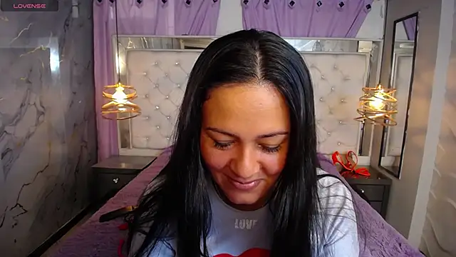 Melissa-roberts online show from November 21, 2025, 7:56 pm