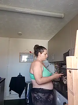 Snapshot of BubblesLovexox chatting on November 2, 2025, 1:35 pm BubblesLovexox online show from November 2, 2025, 1:35 pm