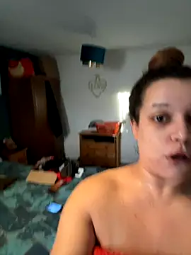 Snapshot of BubblesLovexox chatting on November 30, 2025, 3:05 pm BubblesLovexox online show from November 30, 2025, 3:05 pm