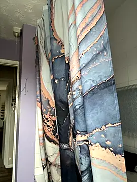 Snapshot of BubblesLovexox chatting on December 1, 2025, 1:27 pm BubblesLovexox online show from December 1, 2025, 1:27 pm