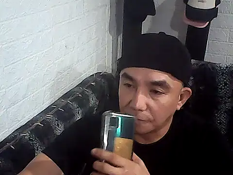 yourasiandesire69 online show from December 5, 2025, 2:53 am