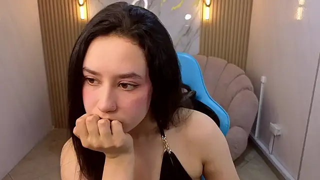 Snapshot of Aleja05_b chatting on November 15, 2025, 8:27 pm Aleja05 b online show from November 15, 2025, 8:27 pm