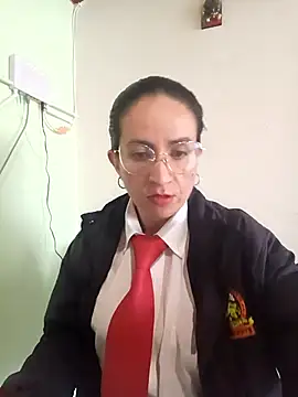 Snapshot of Valentina--1 chatting on November 5, 2025, 12:05 pm Valentina--1 online show from November 5, 2025, 12:05 pm