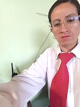 Snapshot of Valentina--1 chatting on November 12, 2025, 11:54 am Valentina--1 online show from November 12, 2025, 11:54 am