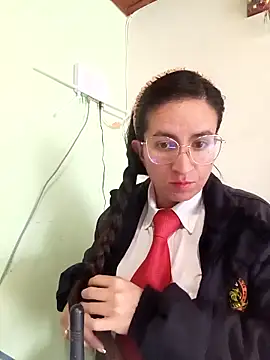 Snapshot of Valentina--1 chatting on November 15, 2025, 12:02 pm Valentina--1 online show from November 15, 2025, 12:02 pm