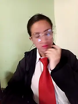 Snapshot of Valentina--1 chatting on November 24, 2025, 12:05 pm Valentina--1 online show from November 24, 2025, 12:05 pm