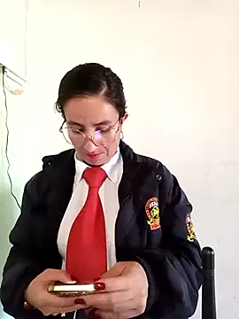 Snapshot of Valentina--1 chatting on November 25, 2025, 12:05 pm Valentina--1 online show from November 25, 2025, 12:05 pm