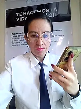 Snapshot of Valentina--1 chatting on November 28, 2025, 12:08 pm Valentina--1 online show from November 28, 2025, 12:08 pm