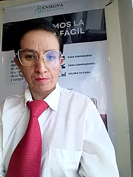 Snapshot of Valentina--1 chatting on December 2, 2025, 11:59 am Valentina--1 online show from December 2, 2025, 11:59 am