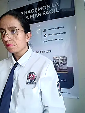 Snapshot of Valentina--1 chatting on December 4, 2025, 12:03 pm Valentina--1 online show from December 4, 2025, 12:03 pm