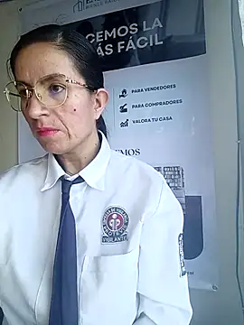 Snapshot of Valentina--1 chatting on December 5, 2025, 12:03 pm Valentina--1 online show from December 5, 2025, 12:03 pm