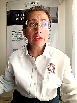 Snapshot of Valentina--1 chatting on May 15, 2026, 10:28 pm Valentina--1 online show from May 15, 2026, 10:28 pm
