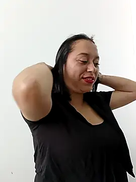 Snapshot of Caroline-17 chatting on November 14, 2025, 6:06 pm Caroline-17 online show from November 14, 2025, 6:06 pm