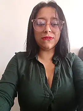 Snapshot of Caroline-17 chatting on November 22, 2025, 6:07 pm Caroline-17 online show from November 22, 2025, 6:07 pm