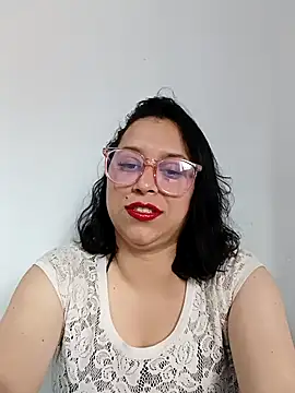 Snapshot of Caroline-17 chatting on November 27, 2025, 6:10 pm Caroline-17 online show from November 27, 2025, 6:10 pm