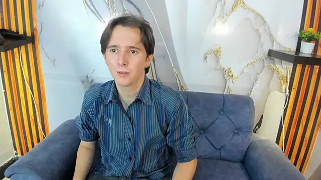 Aaron LatinMen online show from October 24, 2025, 6:37 pm