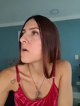 Snapshot of Luna_Raay chatting on November 27, 2025, 4:31 pm Luna Raay online show from November 27, 2025, 4:31 pm