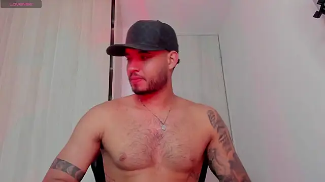 AUSTINN TORRES online show from July 26, 2026, 12:41 am