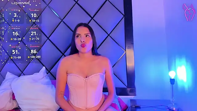 Cattalina 25 online show from November 22, 2025, 8:41 pm