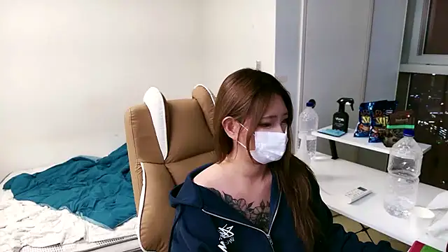 Milk Sola online show from October 26, 2025, 1:17 pm