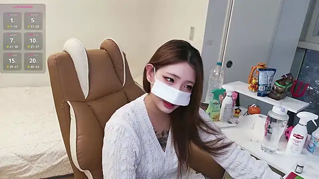 Milk Sola online show from November 6, 2025, 8:37 am