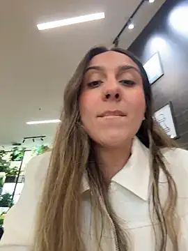 Snapshot of sarah_honey__ chatting on November 11, 2025, 2:28 pm sarah honey online show from November 11, 2025, 2:28 pm