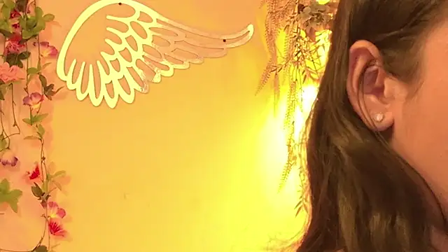 ISA NIXON online show from April 11, 2026, 10:25 pm