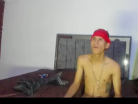 kevin sexlove2 online show from November 13, 2025, 2:43 am