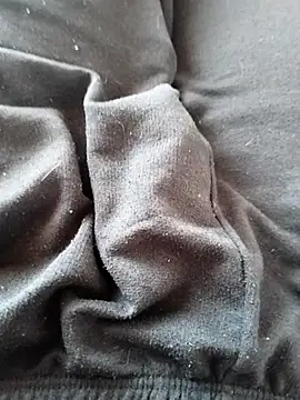 Snapshot of Andres__00 chatting on April 1, 2026, 3:42 pm Andres 00 online show from April 1, 2026, 3:42 pm