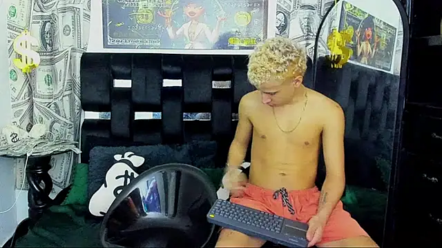 Horny Duo0 online show from November 16, 2025, 3:23 am