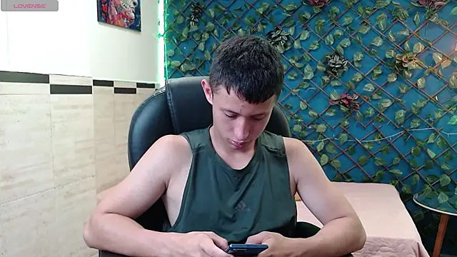 Garuo 18 online show from November 9, 2025, 3:16 am