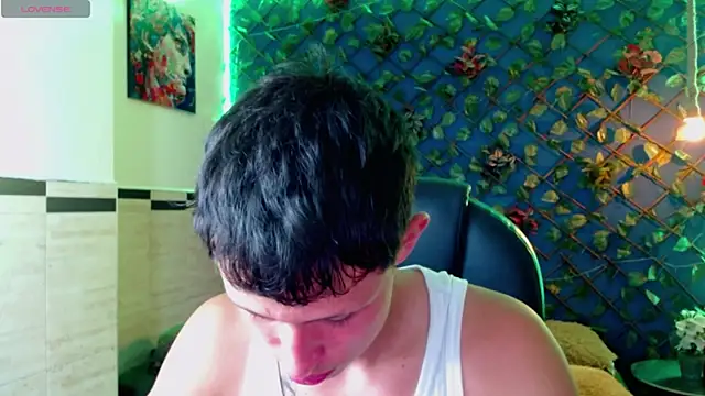 Garuo 18 online show from December 18, 2025, 2:39 am