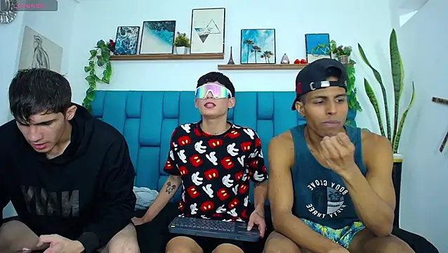 Snapshot of Hot_Boys_Latinos_X chatting on December 19, 2025, 10:17 pm Hot Boys Latinos X online show from December 19, 2025, 10:17 pm